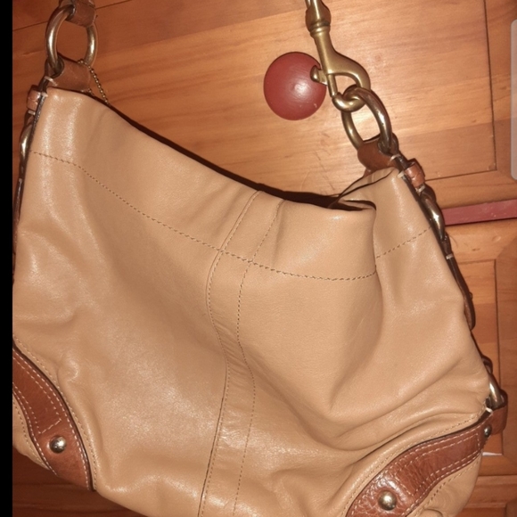 Coach Carly  Medium Two Tone Tan Leather Hobo Handbag. - Picture 2 of 6